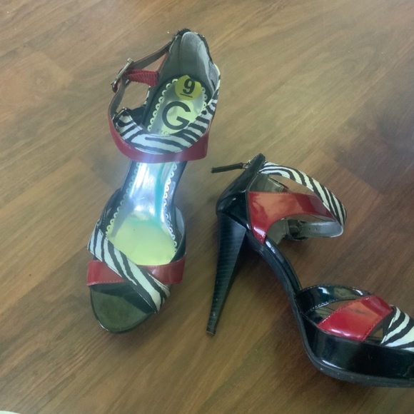 Guess high heels sandals - Picture 2 of 4